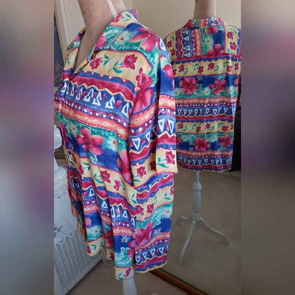 Alfred Dunner~Colorful Floral Tropical Button Down Shirt - Picture 4 of 8